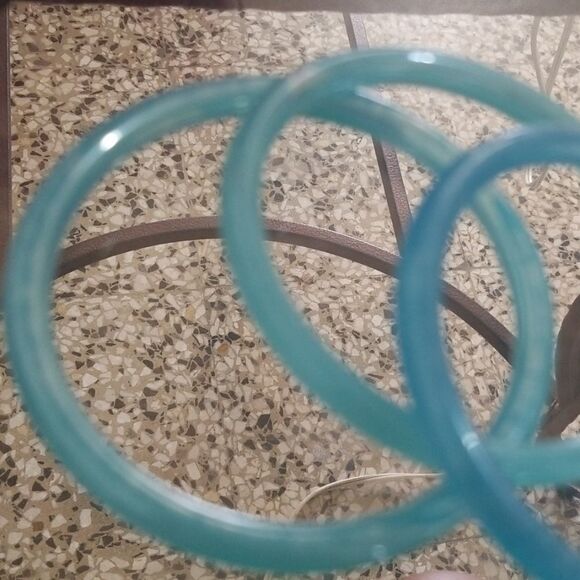 5 glass bangles - Picture 8 of 13